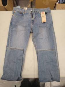 lot 30514 image: Womans Skinny Jeans