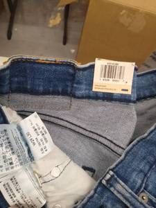lot 30528 image: Womans Jeans