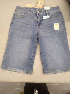 lot 30532 image: Womans Shorts