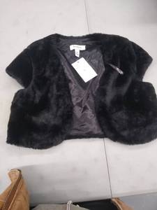 lot 30533 image: Girls Vest