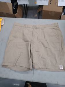 lot 30544 image: Mens Shorts