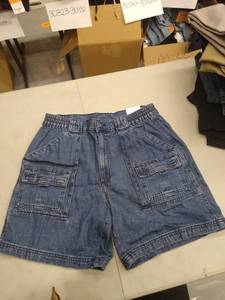 lot 30546 image: Womans Shorts