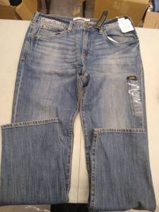 lot 30555 image: Mens Jeans