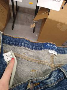 lot 30559 image: Mens Jeans