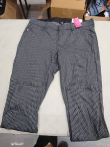lot 30574 image: Womans Pants