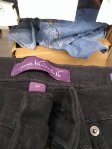 lot 30581 image: Womans Pants