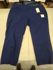 lot 30593 image: Womens Capris