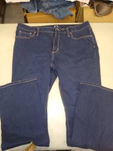 lot 30601 image: Womans Bootcut Pants