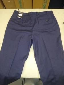 lot 30623 image: Mens Pants