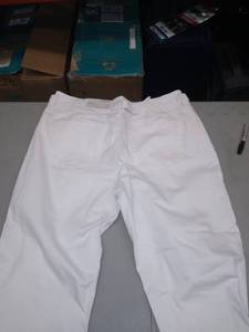 lot 30632 image: Womans Pants