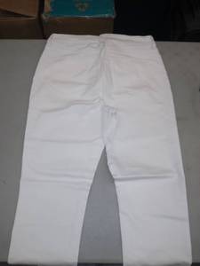 lot 30633 image: Womans Jeans