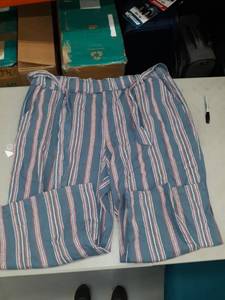lot 30636 image: Womens Pants