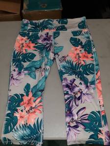 lot 30637 image: Womans Leggings
