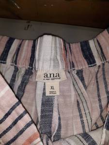 lot 30638 image: Womans Pants