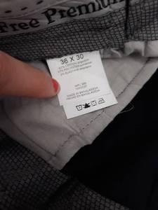 lot 30642 image: Mens Pants