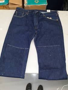 lot 30646 image: Mens Jeans