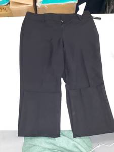 lot 30662 image: Womens Pants