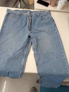 lot 30680 image: Mens Levi pants