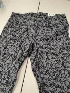 lot 30690 image: Xersion Womens Capris