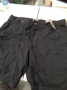 lot 30696 image: Mens shorts