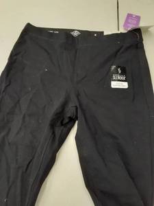 lot 30717 image: Womens pants Secretly slender