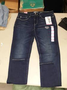 lot 30727 image: Girls Jeans