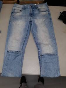 lot 30729 image: Womens Jeans