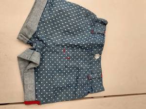 lot 30744 image: Girls shorts