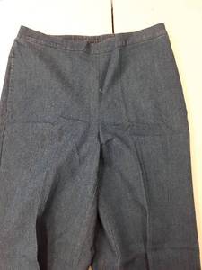 lot 30750 image: Womens pants