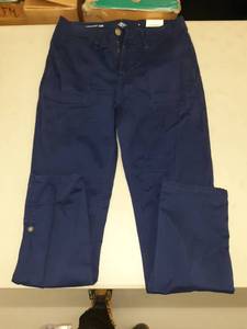 lot 30773 image: Womans Pants