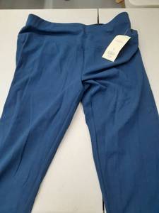 lot 30822 image: Womens pants