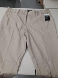 lot 30823 image: Womens pants