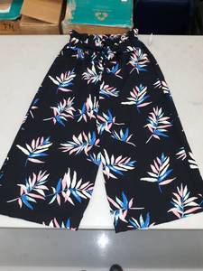 lot 30840 image: Girls Pants