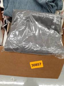 lot 30857 image: miscellaneous box