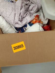 lot 30865 image: miscellaneous box