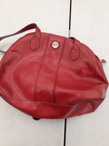 lot 33555 image: Liz Claiborne red purse