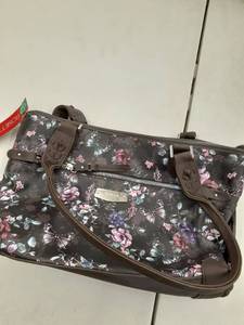 lot 33558 image: Rosetti purse