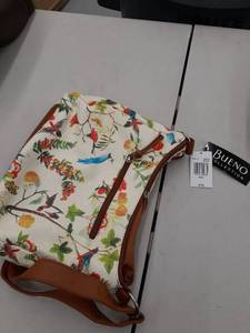lot 33560 image: Bueno purse