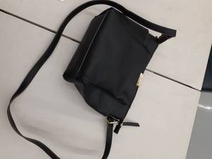 lot 33570 image: Liz Claiborne purse