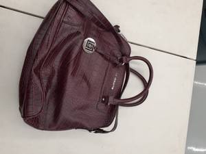 lot 33572 image: Liz Claiborne purse