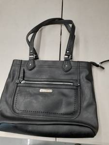 lot 33589 image: Rosetti purse
