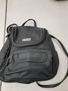 lot 33593 image: St. Johns Bay Backpack