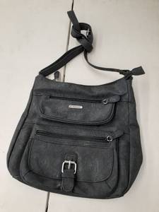 lot 33596 image: St. Johns Bay purse