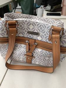 lot 33600 image: Rosetti purse