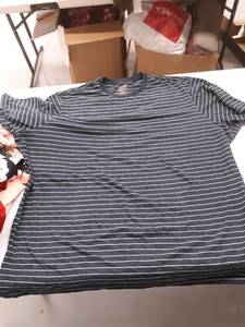 lot 33618 image: Men t-shirt 3XL