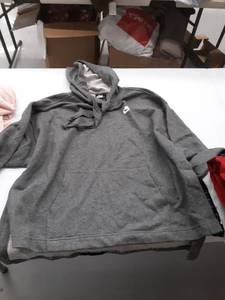 lot 33624 image: Sweatshirt womens large