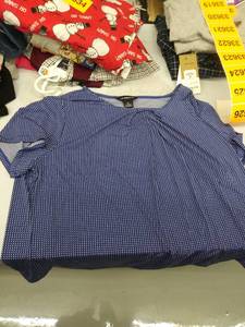 lot 33635 image: womens xxl top