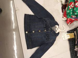 lot 33638 image: girls 2T jacket, button broken