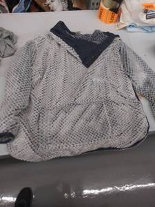 lot 33646 image: womens petite large- missing buttons