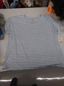 lot 33647 image: womens xxl top